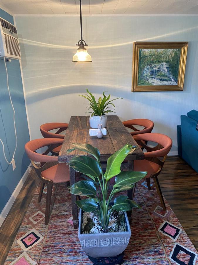 Boho-Chic Travel Pad - Unit 2 Apartment Bloomington Bagian luar foto