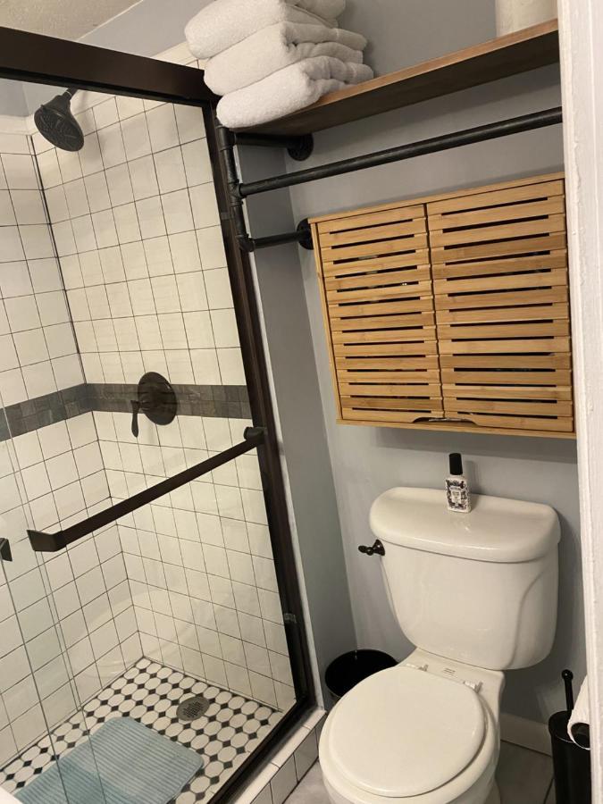 Boho-Chic Travel Pad - Unit 2 Apartment Bloomington Bagian luar foto