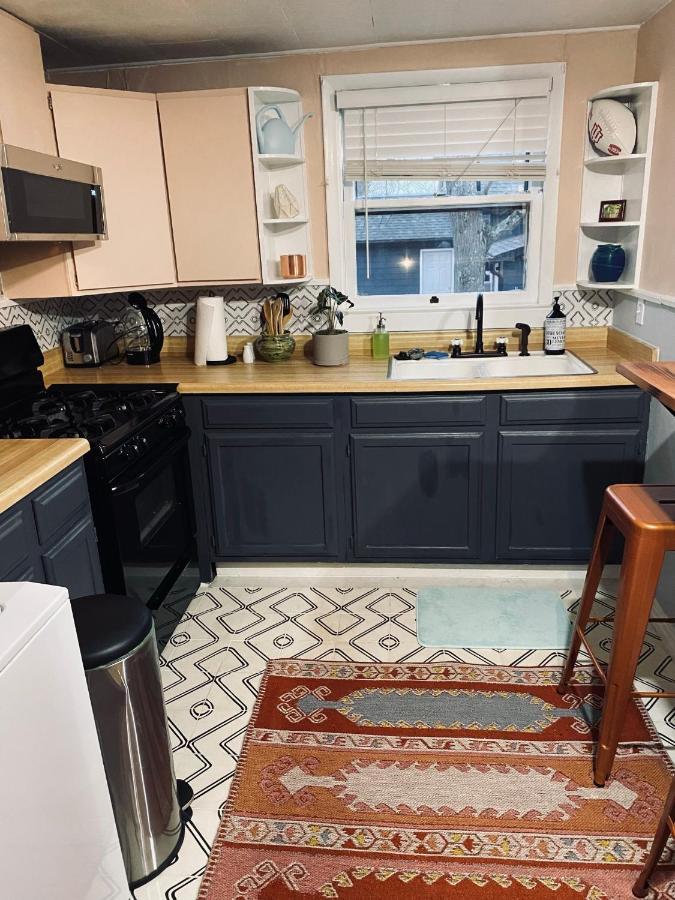 Boho-Chic Travel Pad - Unit 2 Apartment Bloomington Bagian luar foto