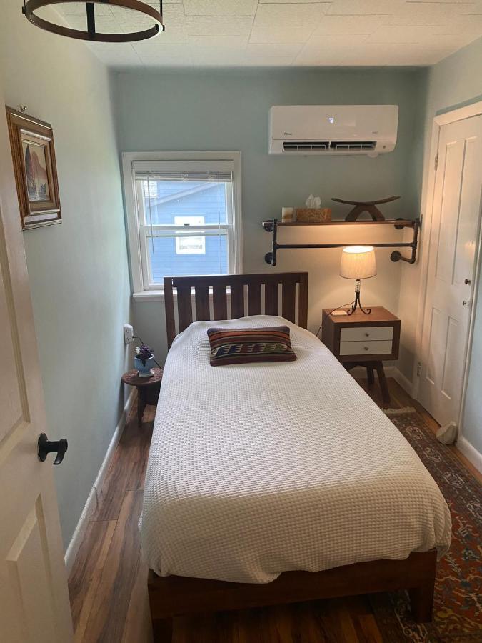 Boho-Chic Travel Pad - Unit 2 Apartment Bloomington Bagian luar foto